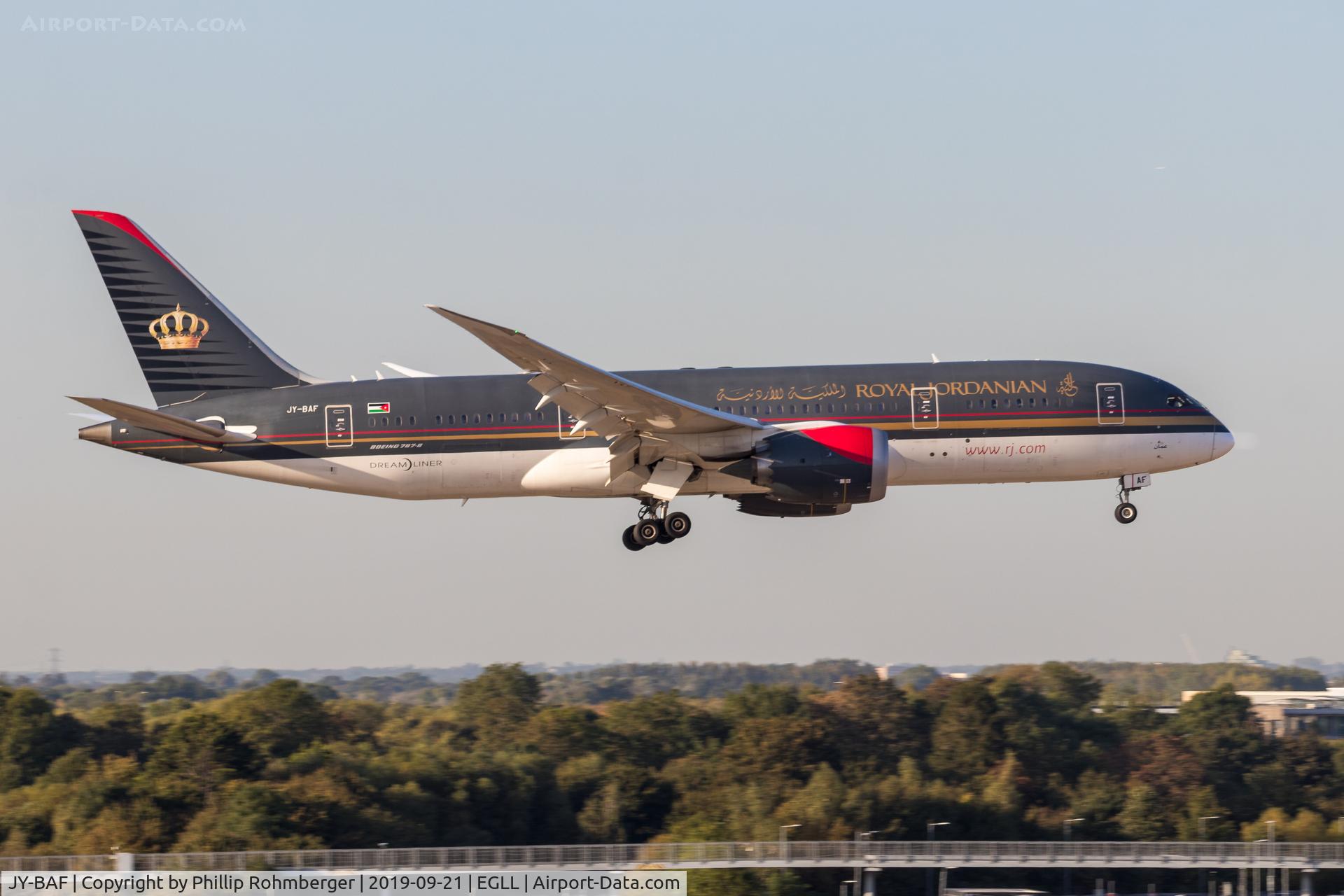 JY-BAF, 2014 Boeing 787-8 Dreamliner Dreamliner C/N 36112, approaching runway 09L at LHR.