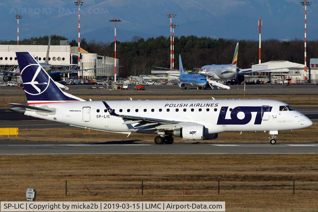 SP-LIC, 2006 Embraer 175LR (ERJ-170-200LR) C/N 17000134, Taxiing