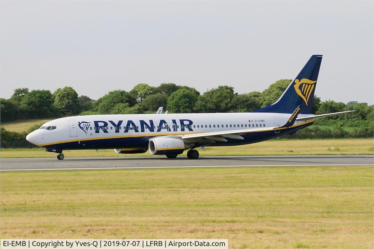 EI-EMB, 2010 Boeing 737-8AS C/N 38511, Boeing 737-8AS, Taxiing rwy 07R, Brest-Bretagne airport (LFRB-BES)