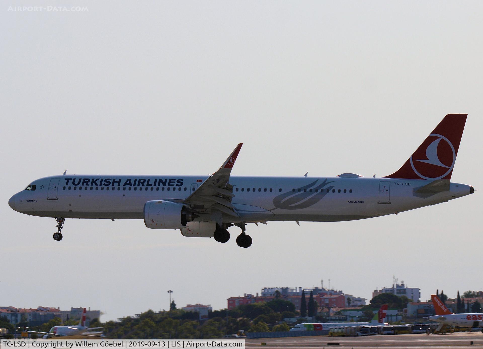 TC-LSD, 2019 Airbus A321-271NX C/N 8727, Prepare for landing on Lisbon Airport