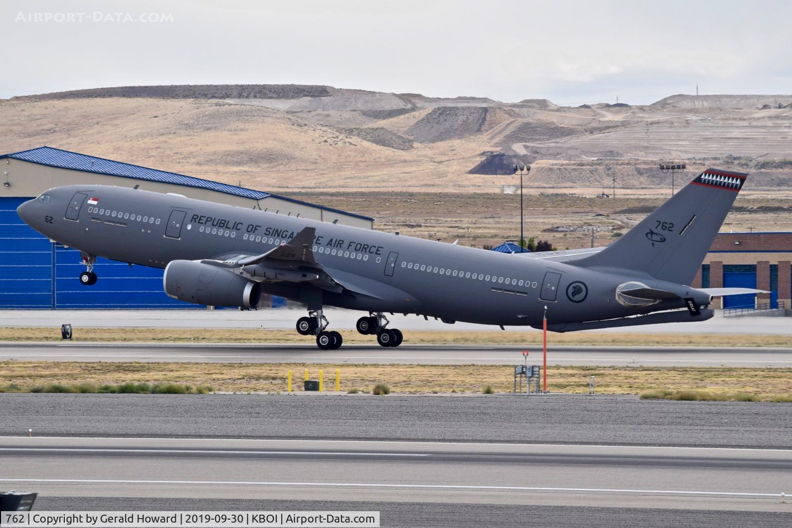 762, 2018 Airbus A330-243-MRTT C/N 1799, Take off from RWY 28L.