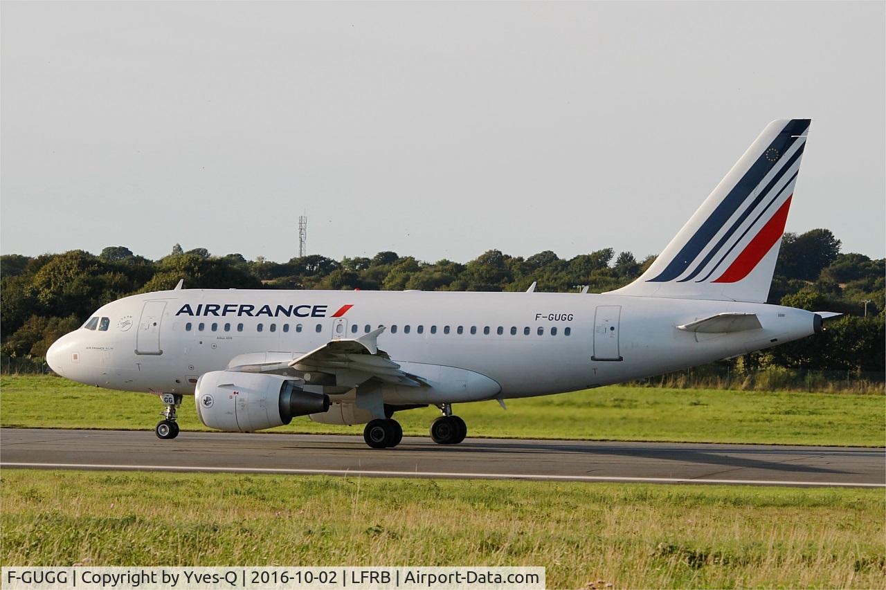 F-GUGG, 2004 Airbus A318-111 C/N 2317, Airbus A318-111, Taxiing rwy 07R, Brest-Bretagne airport (LFRB-BES)