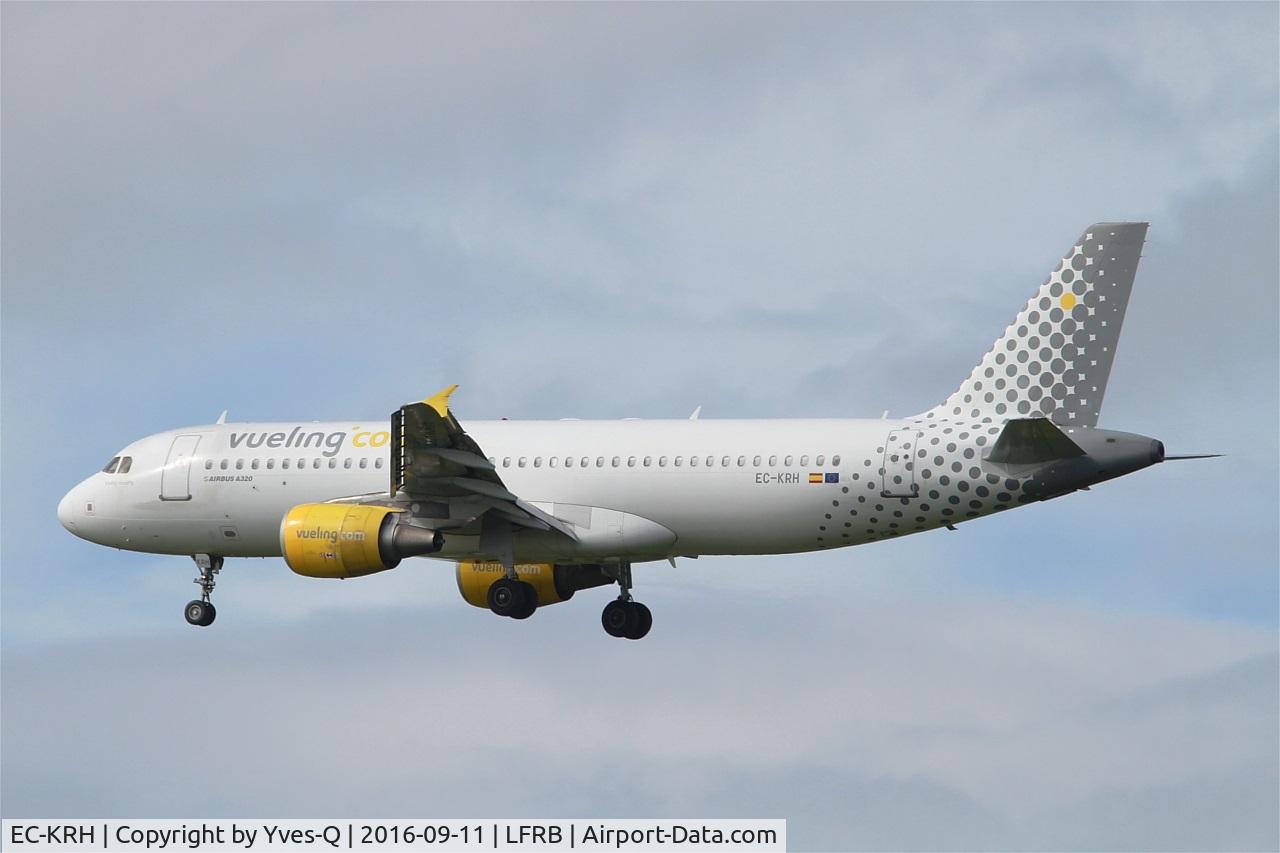 EC-KRH, 2008 Airbus A320-214 C/N 3529, Airbus A320-214, On final rwy 25L, Brest-Bretagne airport (LFRB-BES)