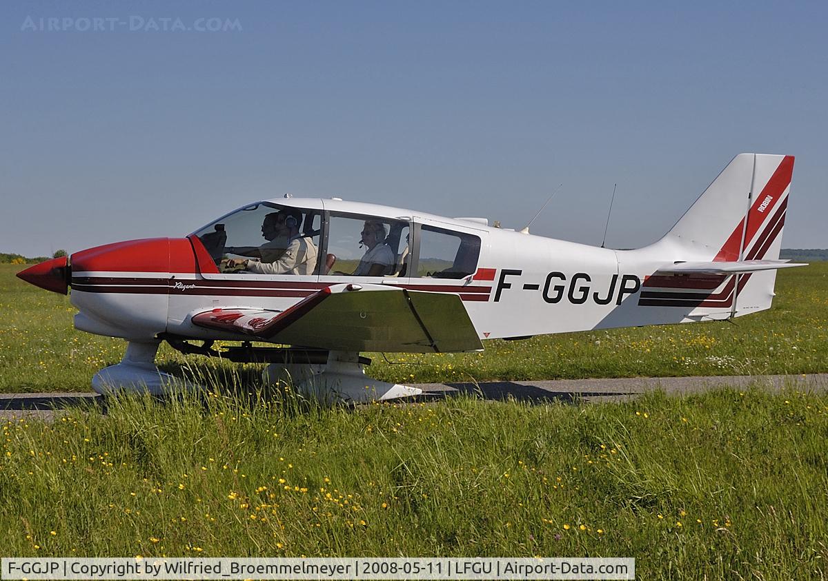 F-GGJP, Robin DR-400-180 Regent C/N 1811, Taxiing to runway 05R