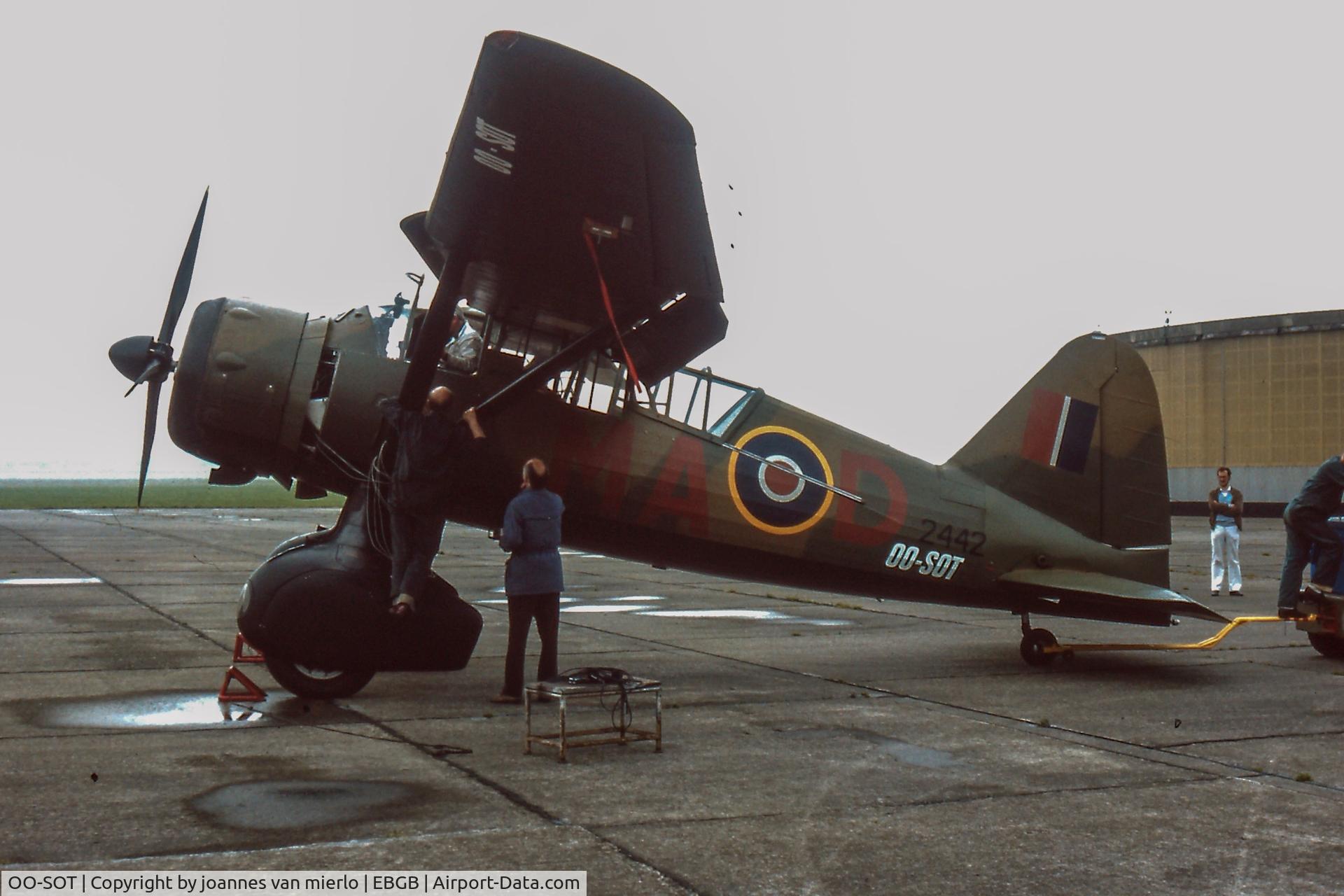 OO-SOT, 1942 Westland Lysander IIIA C/N Y1530, esting at Grimbergen