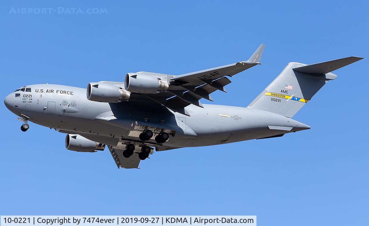 10-0221, 2013 Boeing C-17A Globemaster III C/N P-221, Reach 255 on approach into DM