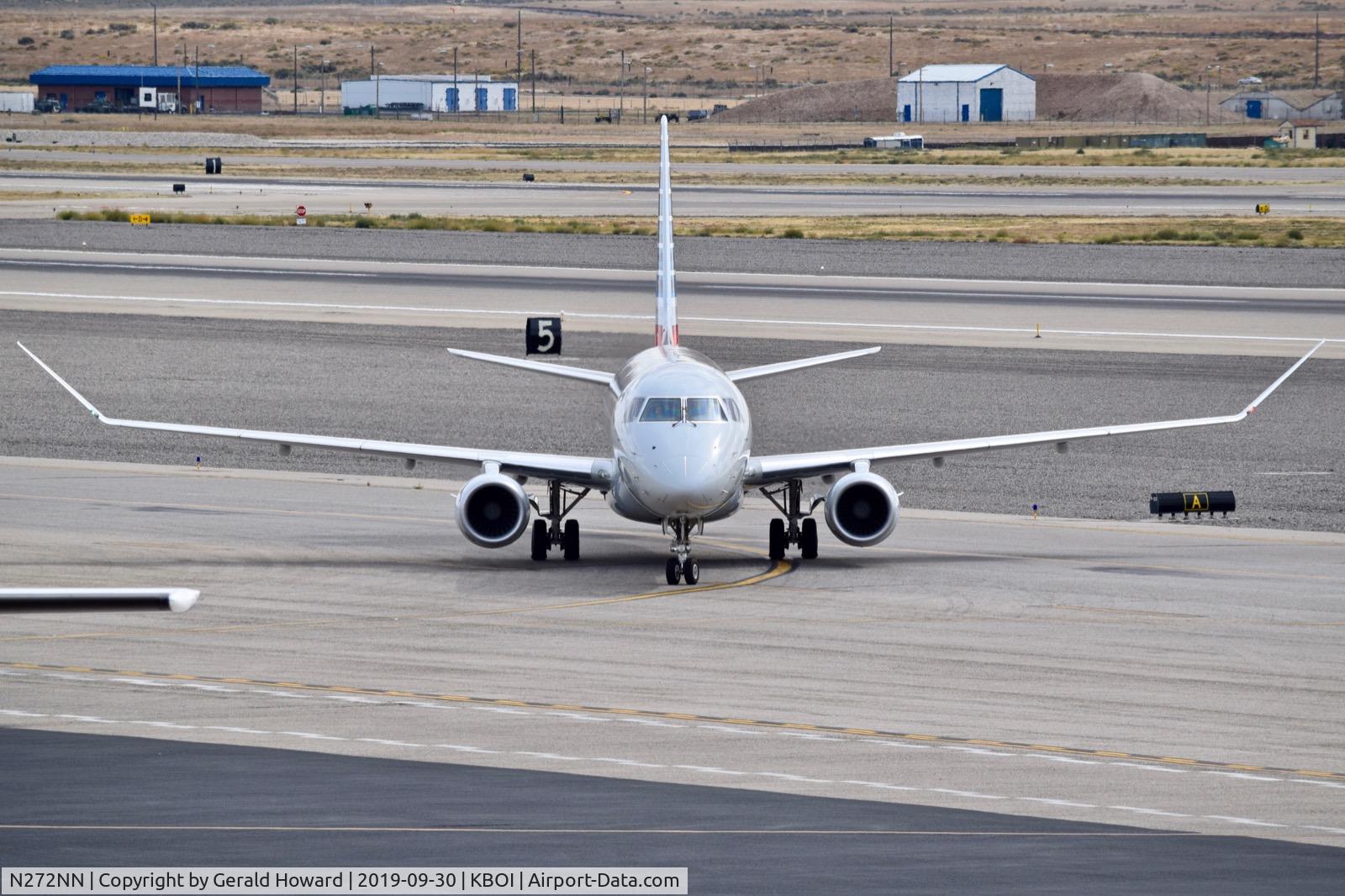 N272NN, 2019 Embraer 175LR (ERJ-170-200LR) C/N 17000777, Turning off Alpha.