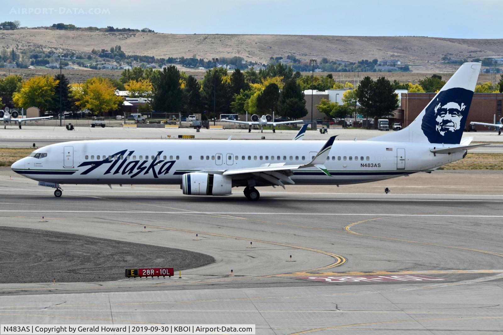 N483AS, 2015 Boeing 737-990/ER C/N 36350, Landing roll out on RWY 10L.