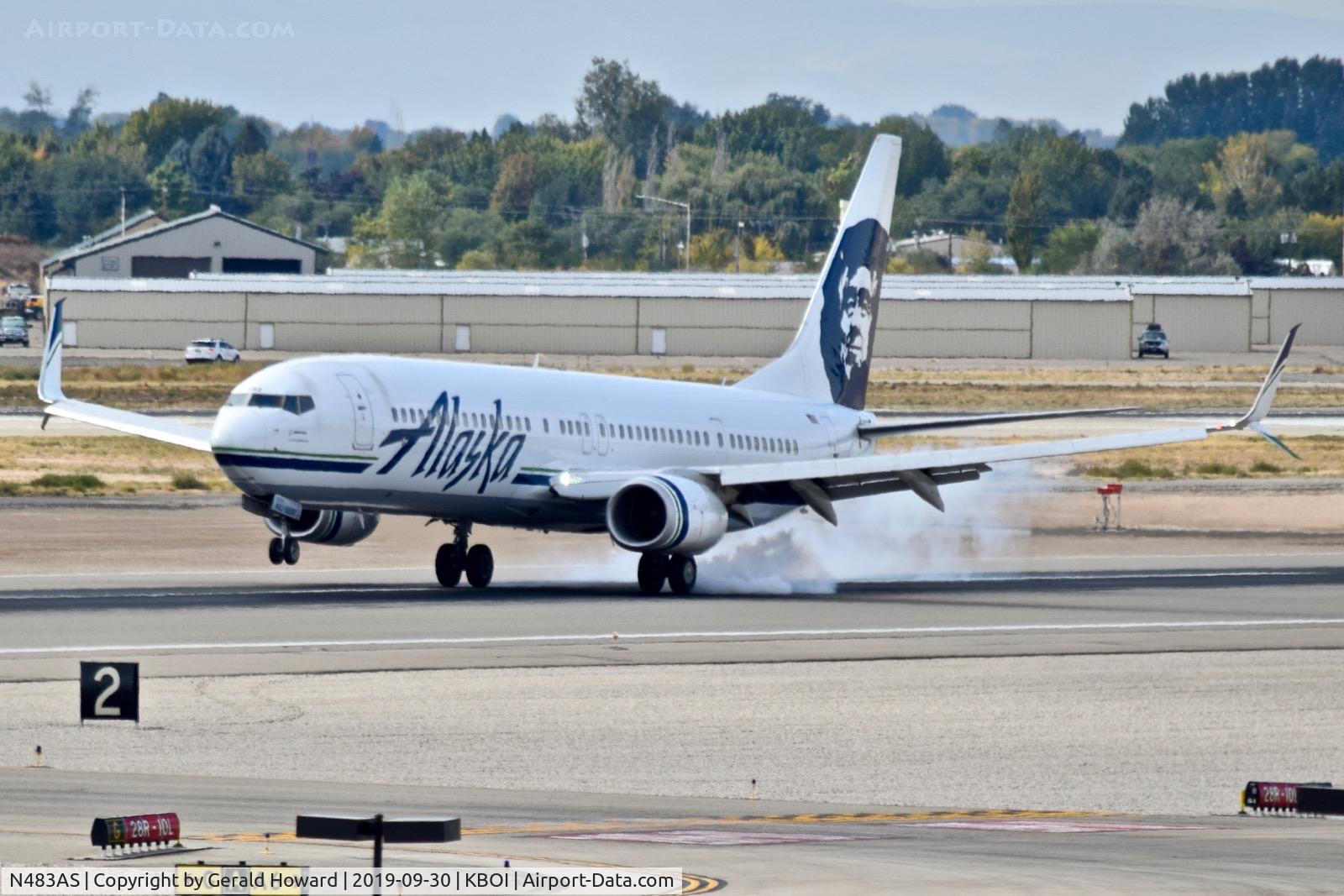 N483AS, 2015 Boeing 737-990/ER C/N 36350, Landing RWY 10L.