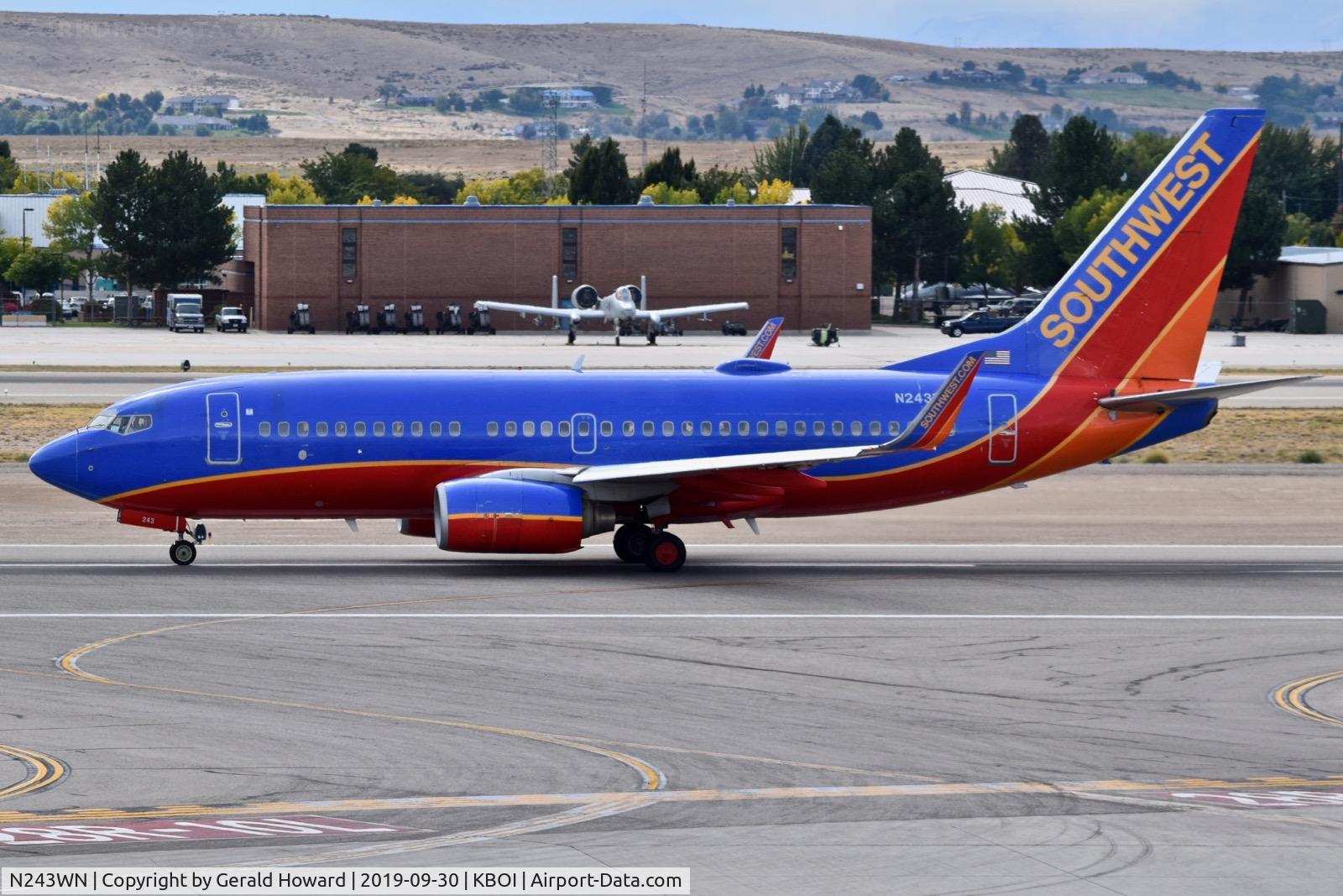 N243WN, 2006 Boeing 737-7H4 C/N 34863, Take off run on RWY 10L.
