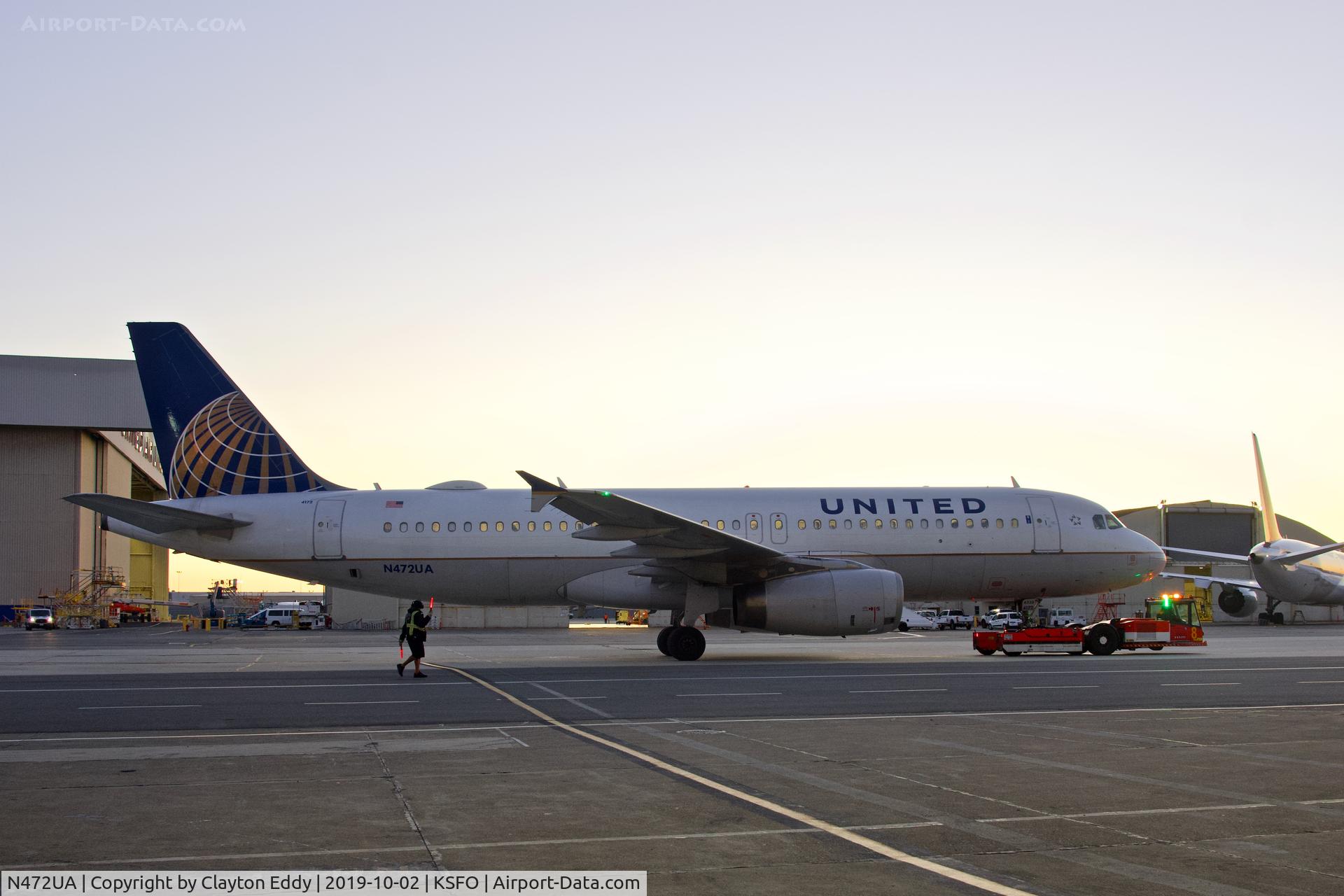N472UA, 2001 Airbus A320-232 C/N 1435, SFO 2019.