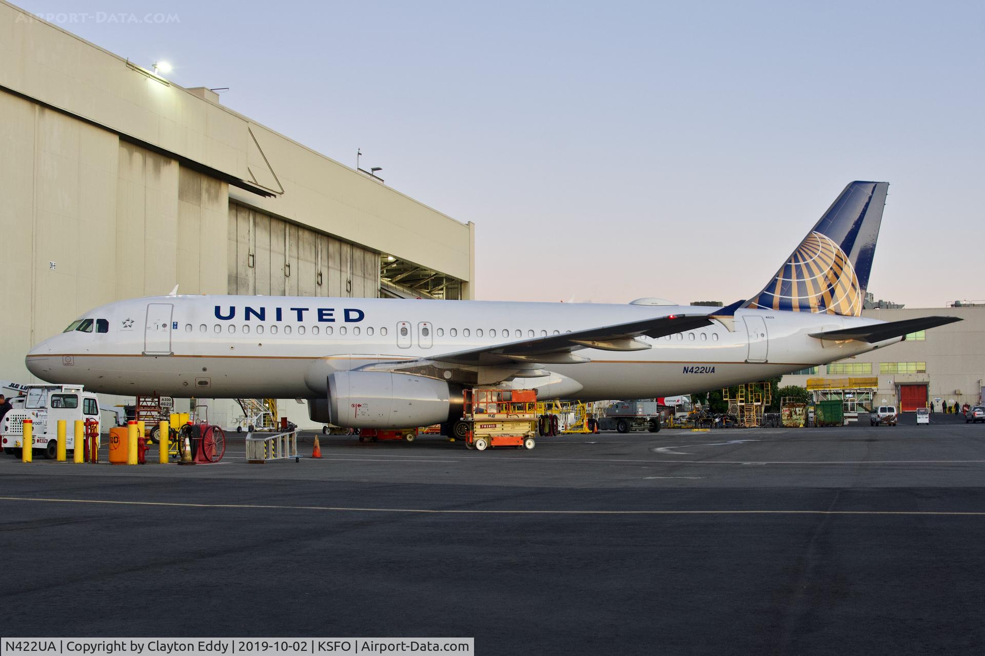 N422UA, 1995 Airbus A320-232 C/N 503, SFO 2019.