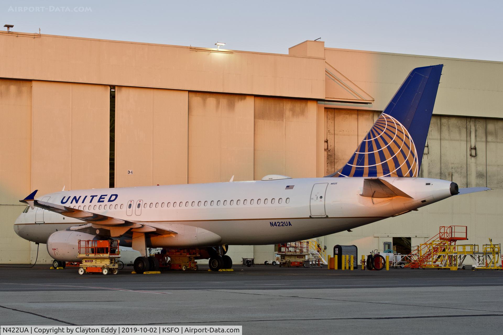 N422UA, 1995 Airbus A320-232 C/N 503, SFO 2019.