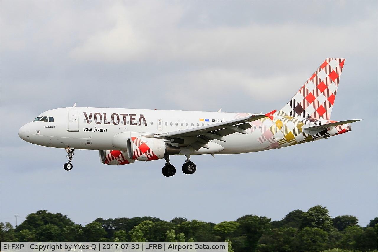 EI-FXP, 2004 Airbus A319-111 C/N 2258, Airbus A319-111, On final rwy 25L, Brest-Bretagne airport (LFRB-BES)