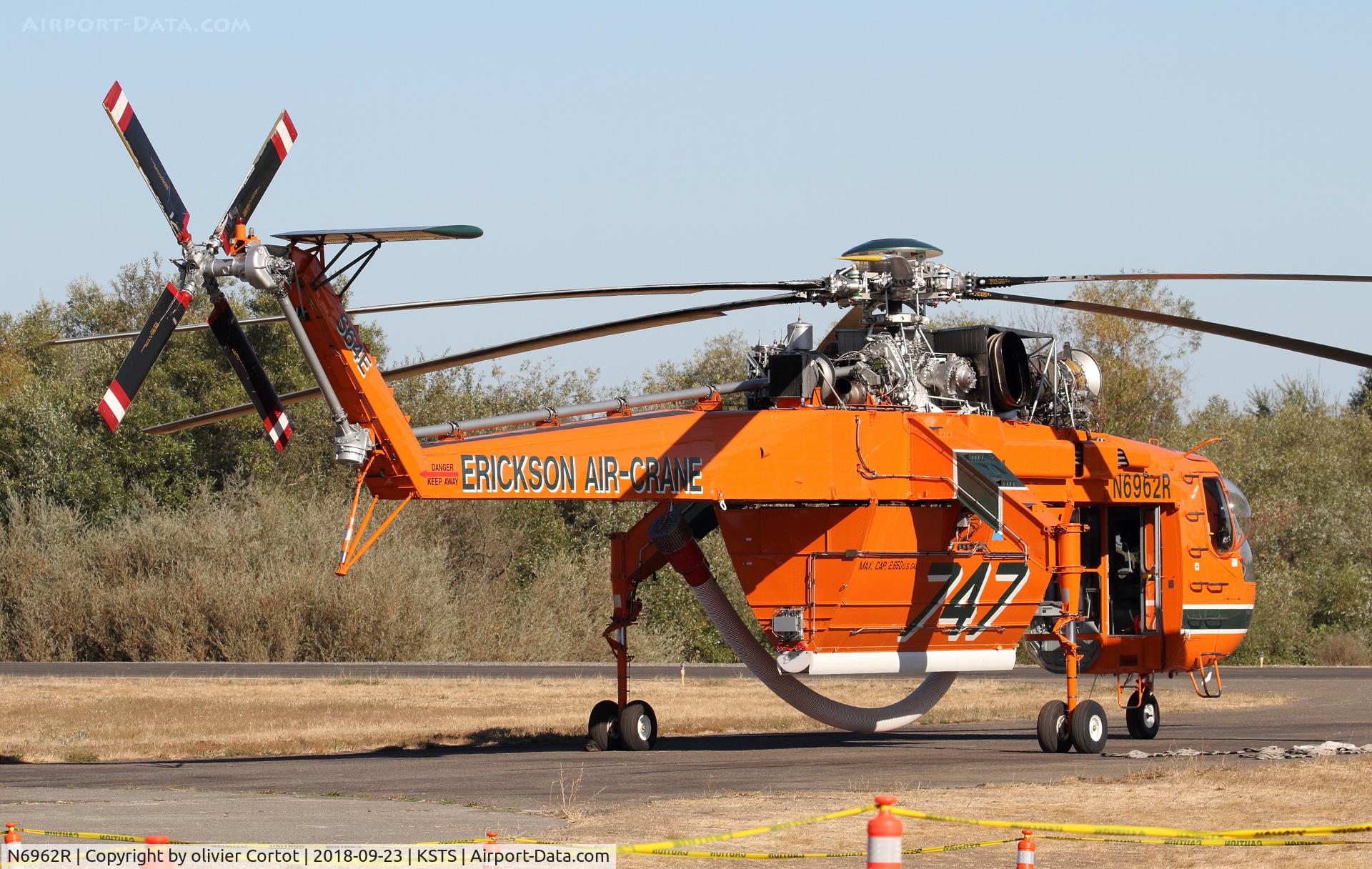 N6962R, 1968 Sikorsky S-64E C/N 64058, on duty at Santa Rosa