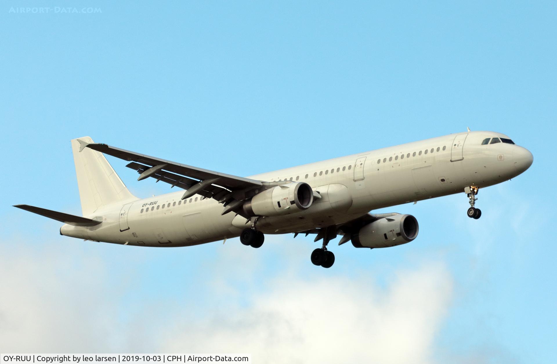 OY-RUU, 1998 Airbus A321-231 C/N 878, Copenhagen 3.10.2019