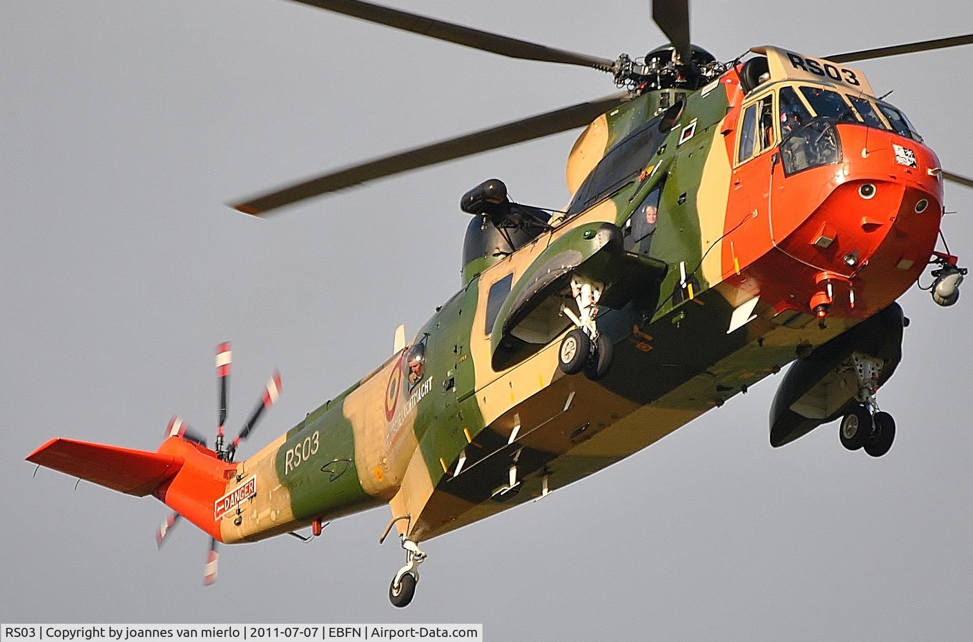 RS03, 1976 Westland Sea King Mk.48 C/N WA833, Performing initiation flights during 2011 Koksijde airshow 65th BAF airshow