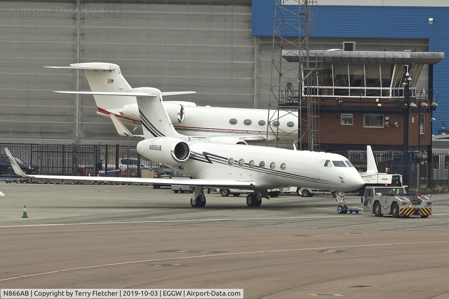 N866AB, 1999 Gulfstream Aerospace G-V C/N 579, At Luton Airport