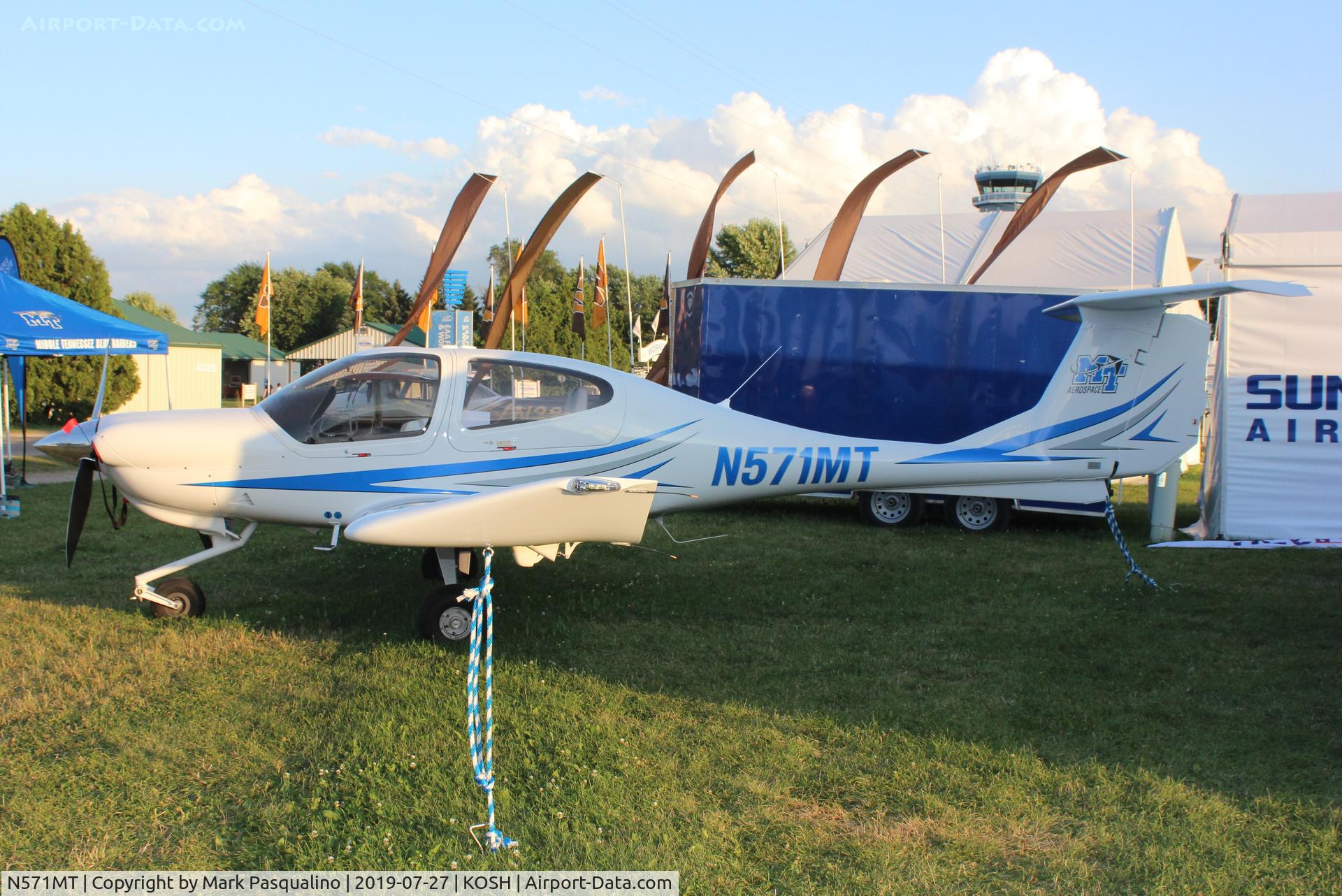 N571MT, 2004 Diamond DA-40 Diamond Star C/N 40.396, Diamond DA-40
