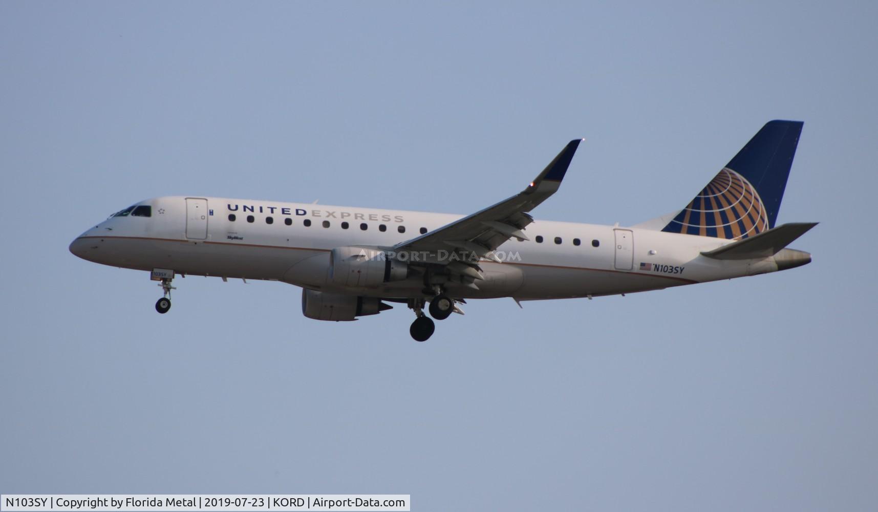 N103SY, 2014 Embraer 175LR (ERJ-170-200LR) C/N 17000390, United Express