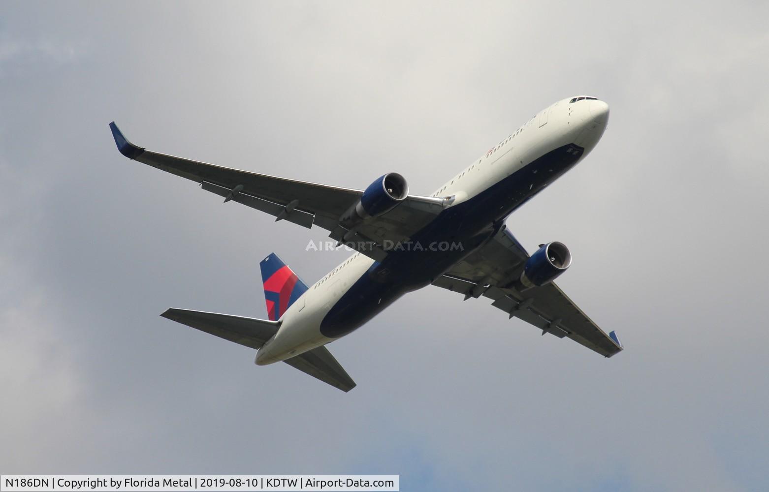 N186DN, 1995 Boeing 767-332 C/N 27962, Delta
