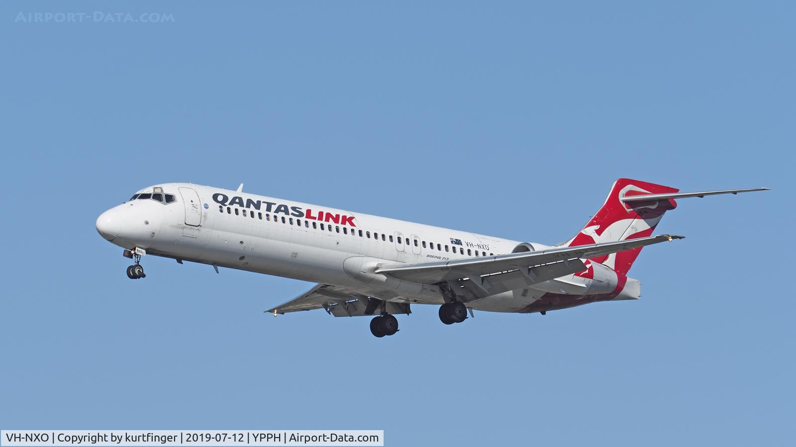 VH-NXO, 2001 Boeing 717-231 C/N 55096, Boeing 717. QantasLink VH-NXO final rwy 06 YPPH 120719.