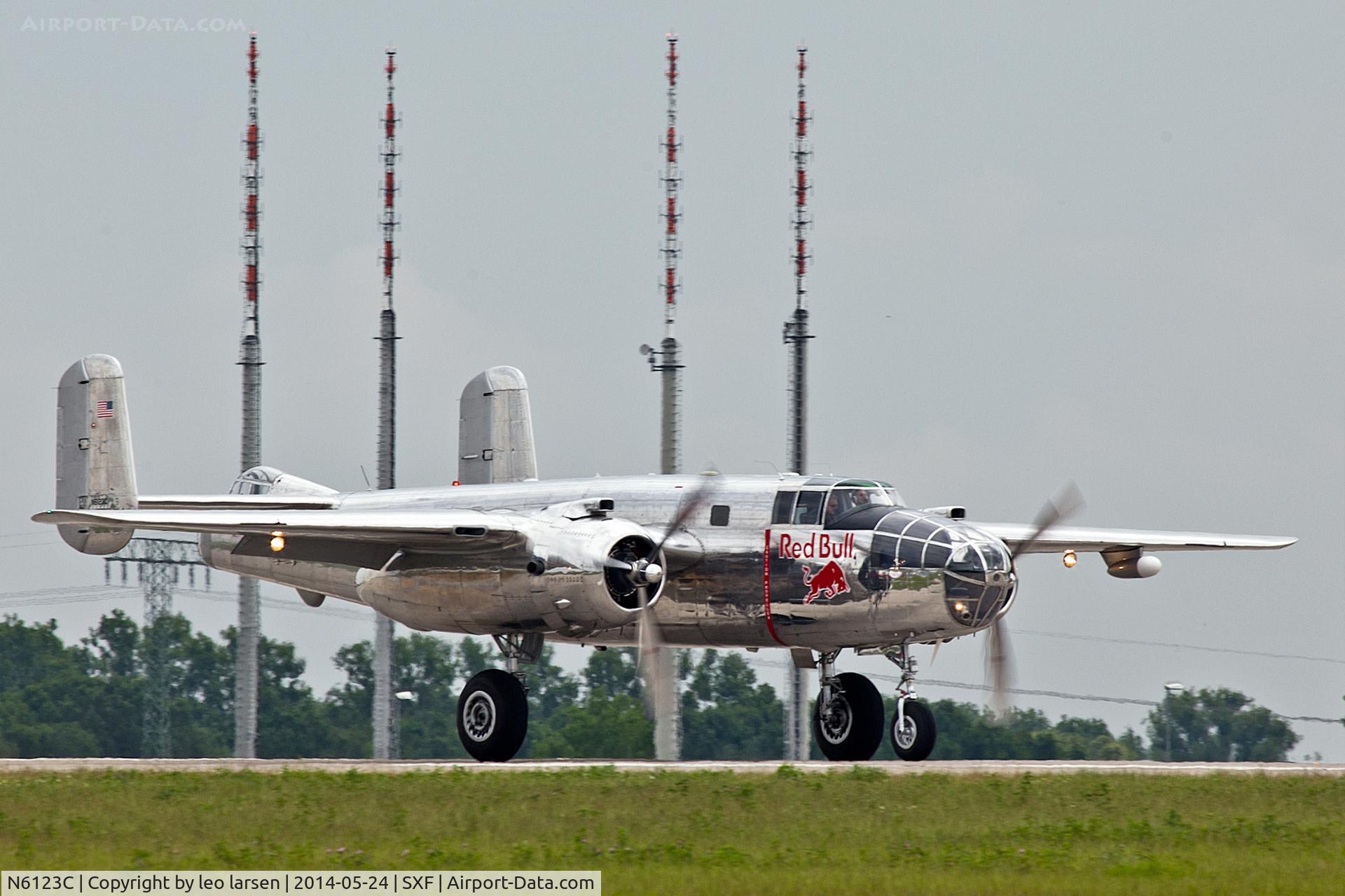 N6123C, 1945 North American B-25J-30-NC Mitchell Mitchell C/N 108-47647, Berlin Air Show 24.5.2014