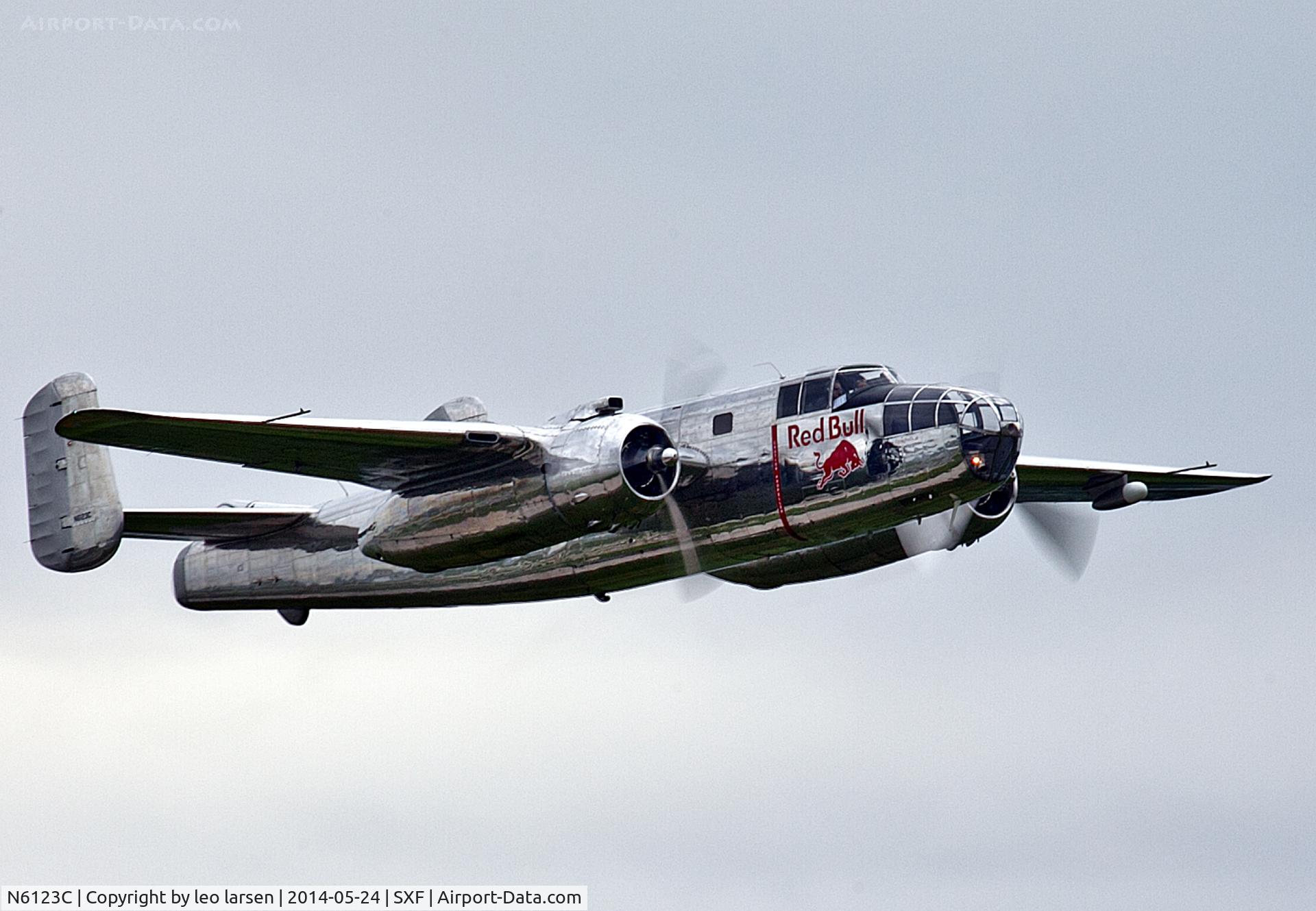 N6123C, 1945 North American B-25J-30-NC Mitchell Mitchell C/N 108-47647, Berlin Air Show 24.5.2014