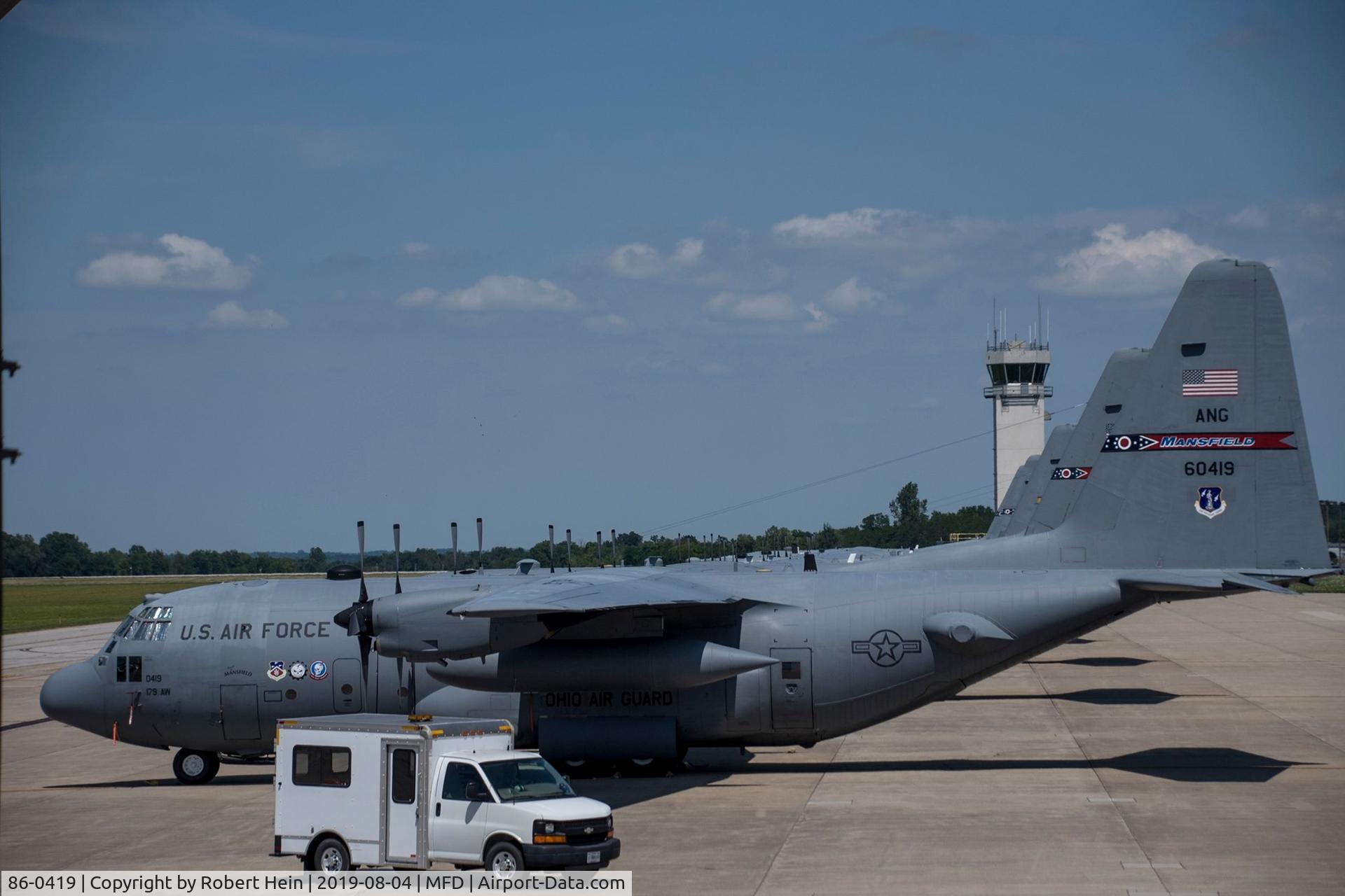 86-0419, 1986 Lockheed C-130H Hercules C/N 382-5113, 179th Airlift Wing, Mansfield, Ohio. Brand new paint job. This is the wing commander's personal aircraft.