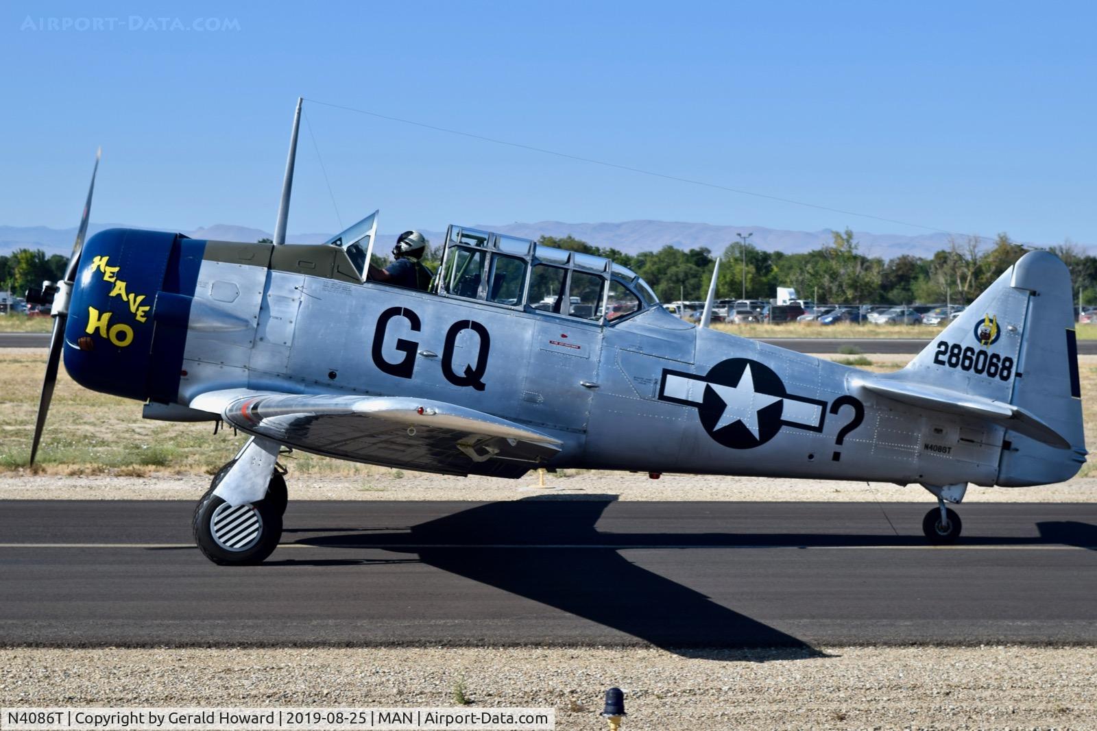 N4086T, North American AT-6D C/N 42-86068, Taxiing on Alpha.