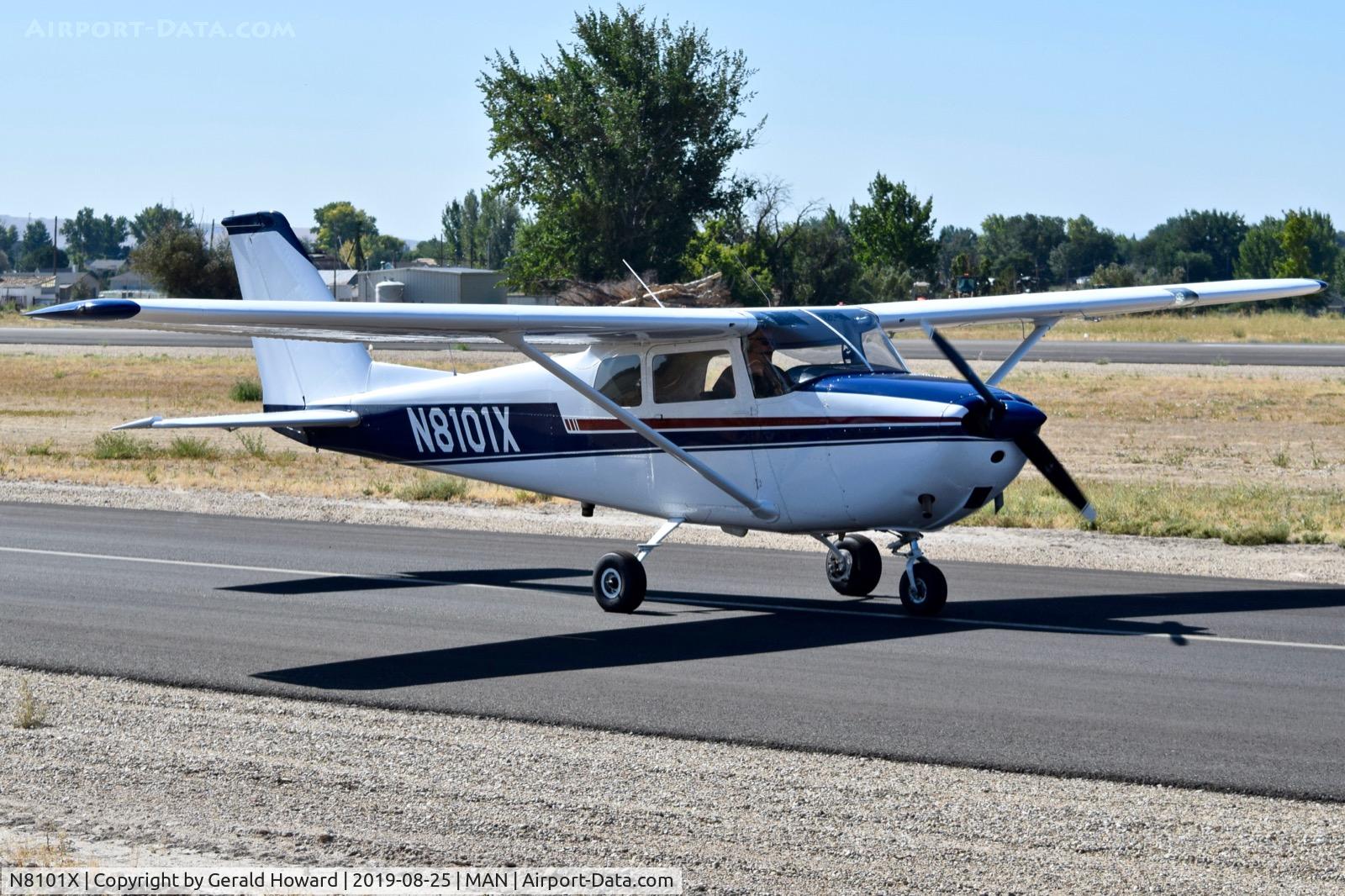 N8101X, 1961 Cessna 172B C/N 17248601, Taxiing on Alpha.