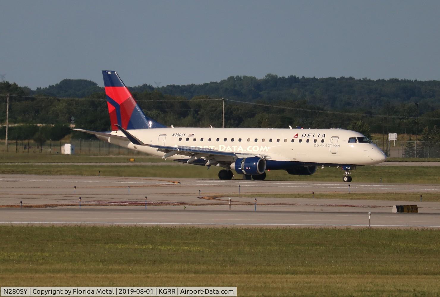 N280SY, 2018 Embraer 175LR (ERJ-170-200LR) C/N 17000745, Delta Connection