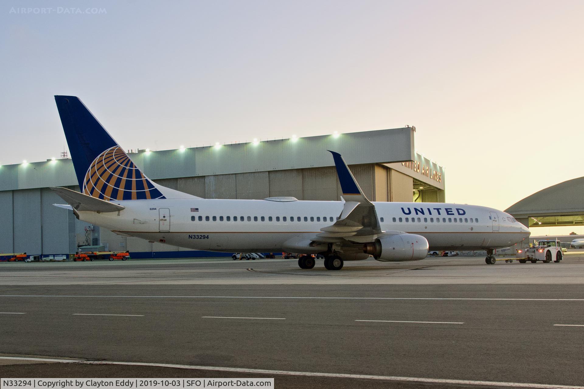 N33294, 2005 Boeing 737-824 C/N 34000, SFO 2019.