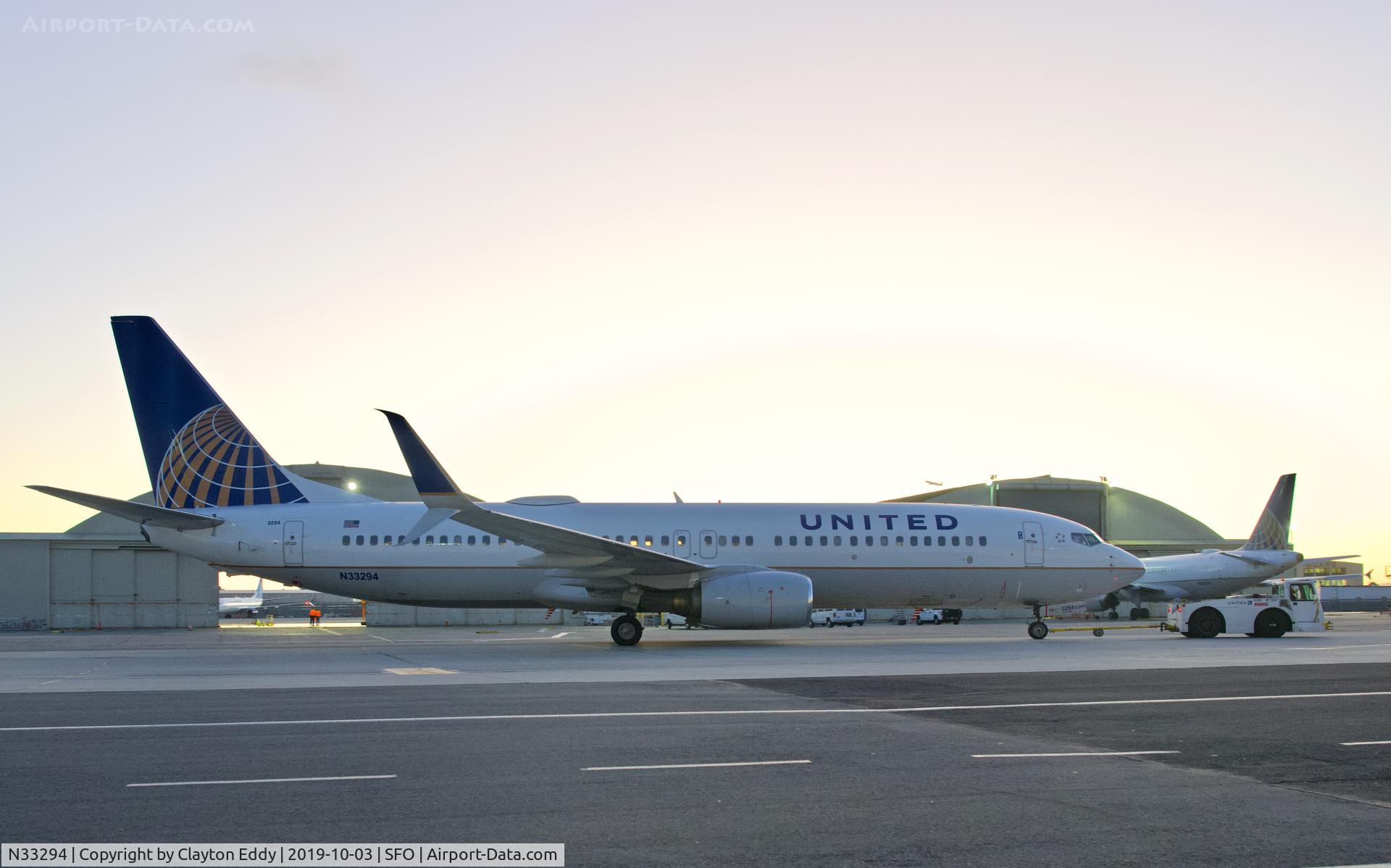 N33294, 2005 Boeing 737-824 C/N 34000, SFO 2019.