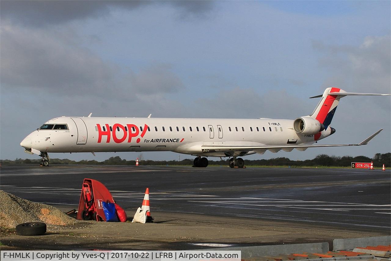 F-HMLK, 2011 Bombardier CRJ-1000EL NG (CL-600-2E25) C/N 19016, Bombardier CRJ-1000EL NG, Parked, Brest-Bretagne airport (LFRB-BES)
