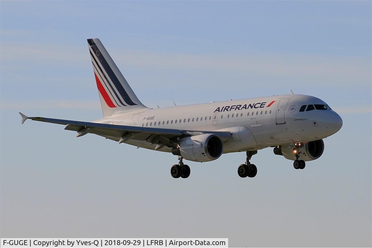 F-GUGE, 2003 Airbus A318-111 C/N 2100, Airbus A318-111, On final rwy 07R, Brest-Bretagne Airport (LFRB-BES)