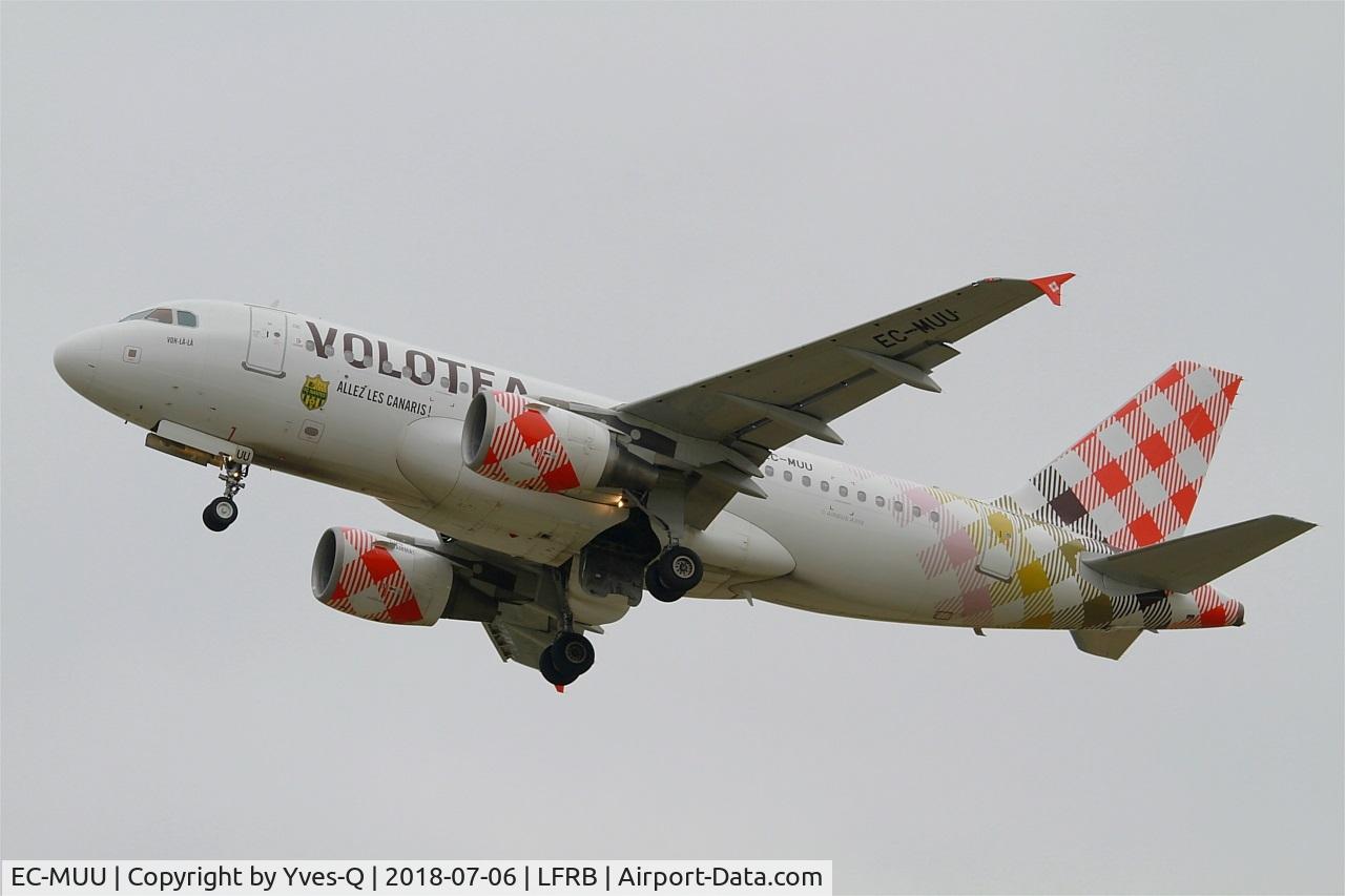 EC-MUU, 2004 Airbus A319-111 C/N 2253, Airbus A319-111, Take off rwy 07R, Brest-Bretagne airport (LFRB-BES)