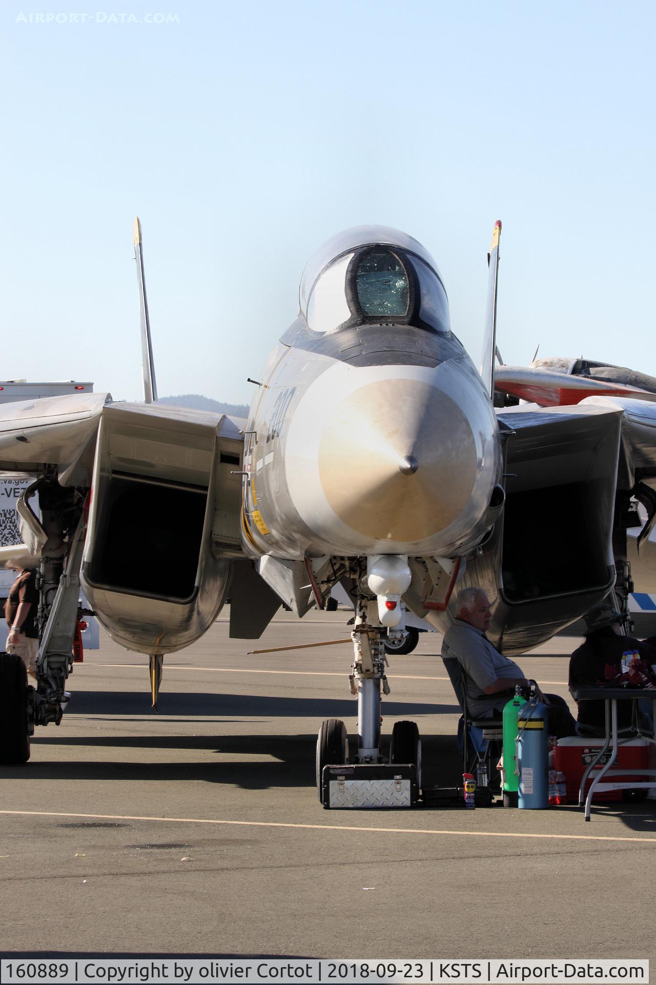 160889, Grumman F-14A Tomcat C/N 318, front view
