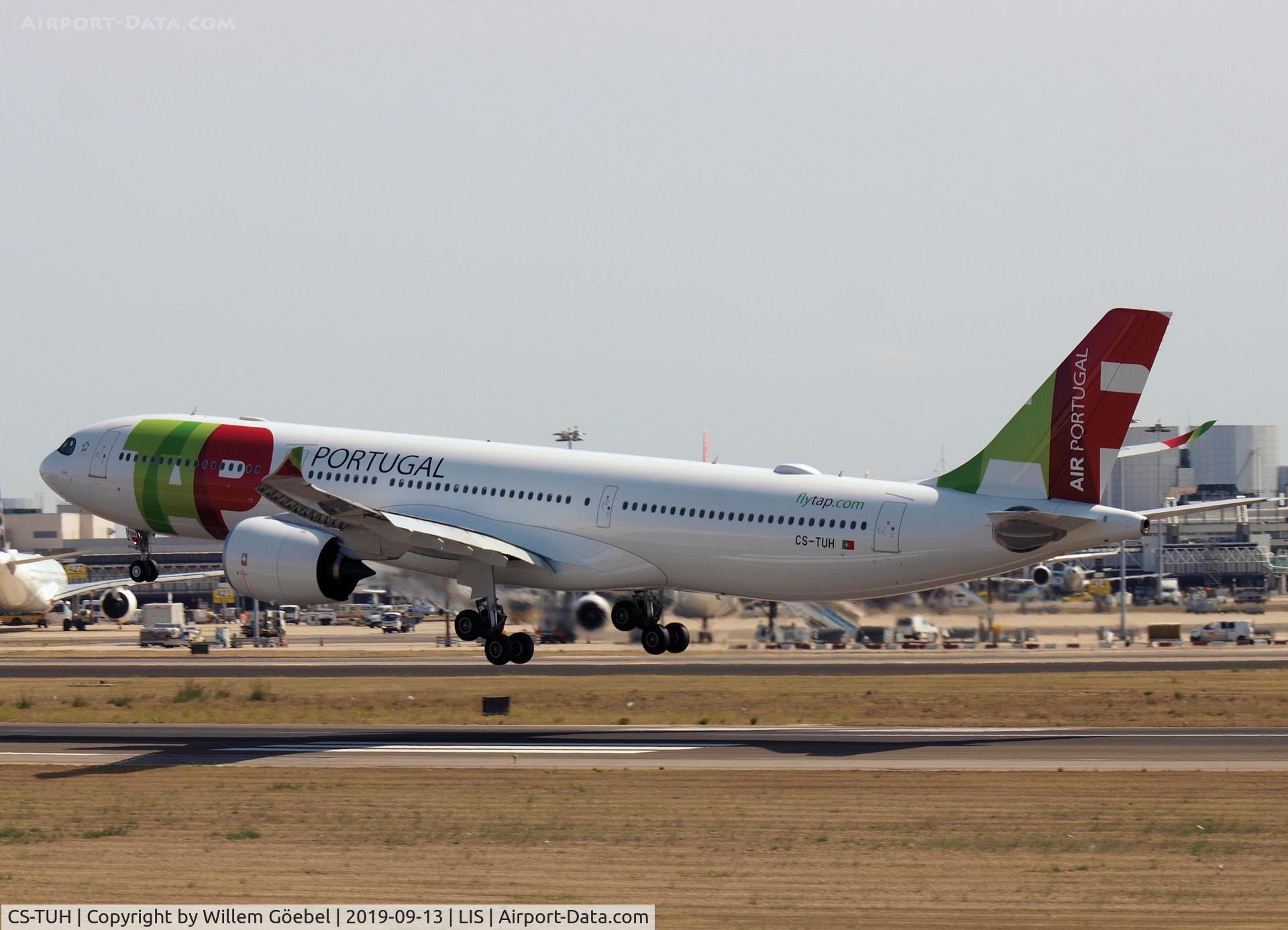 CS-TUH, 2019 Airbus A330-941N C/N 1906, Prepare for landing on Lisbon Airport