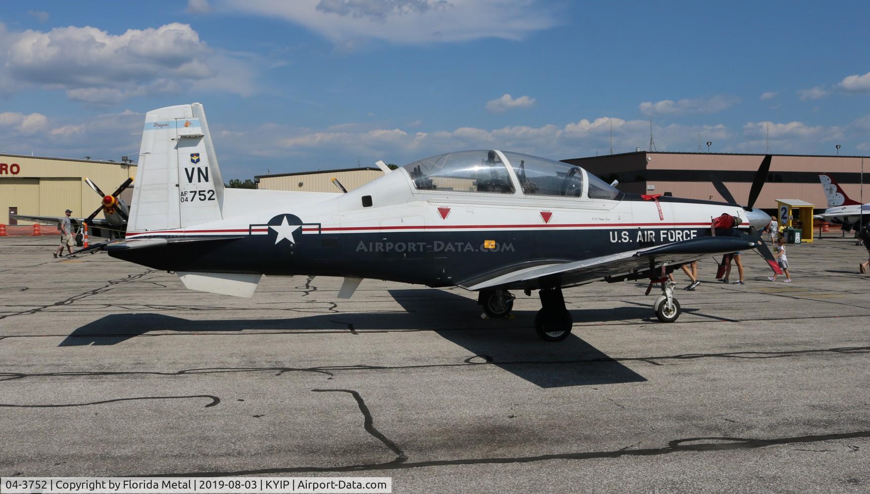 04-3752, 2004 Raytheon T-6A Texan II C/N PT-304, Thunder Over Michigan 2019