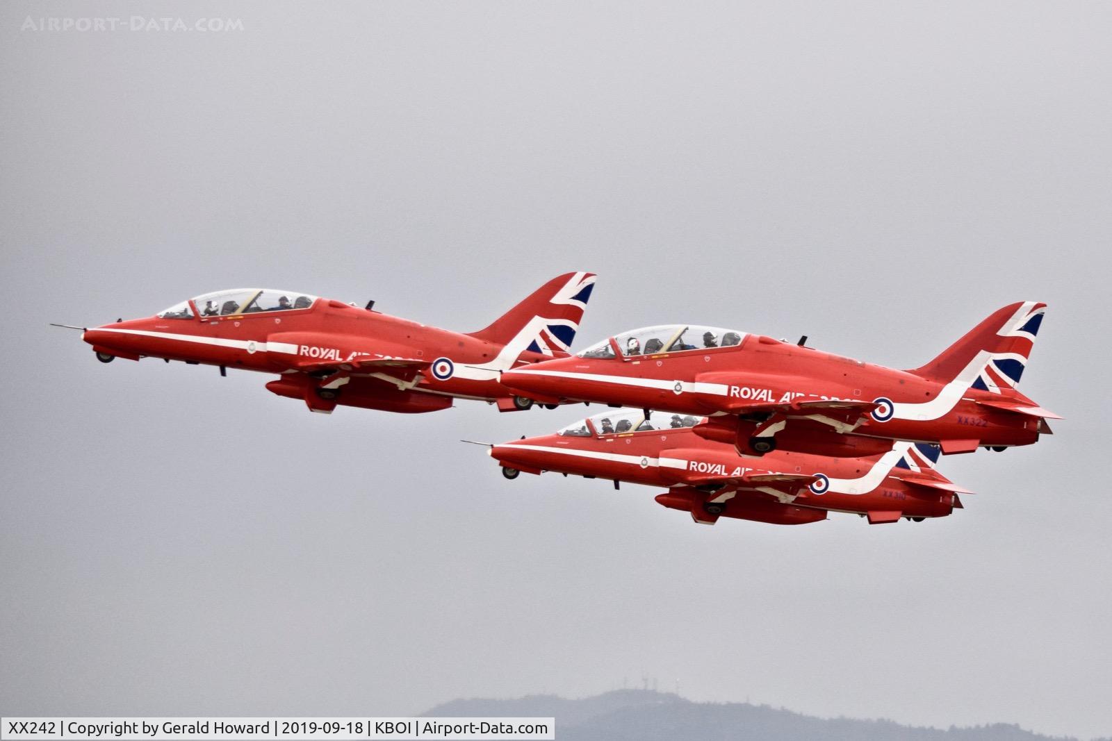 XX242, 1978 Hawker Siddeley Hawk T.1 C/N 078/312078, Take off from RWY 28L with XX242 leading XX310 & XX322.