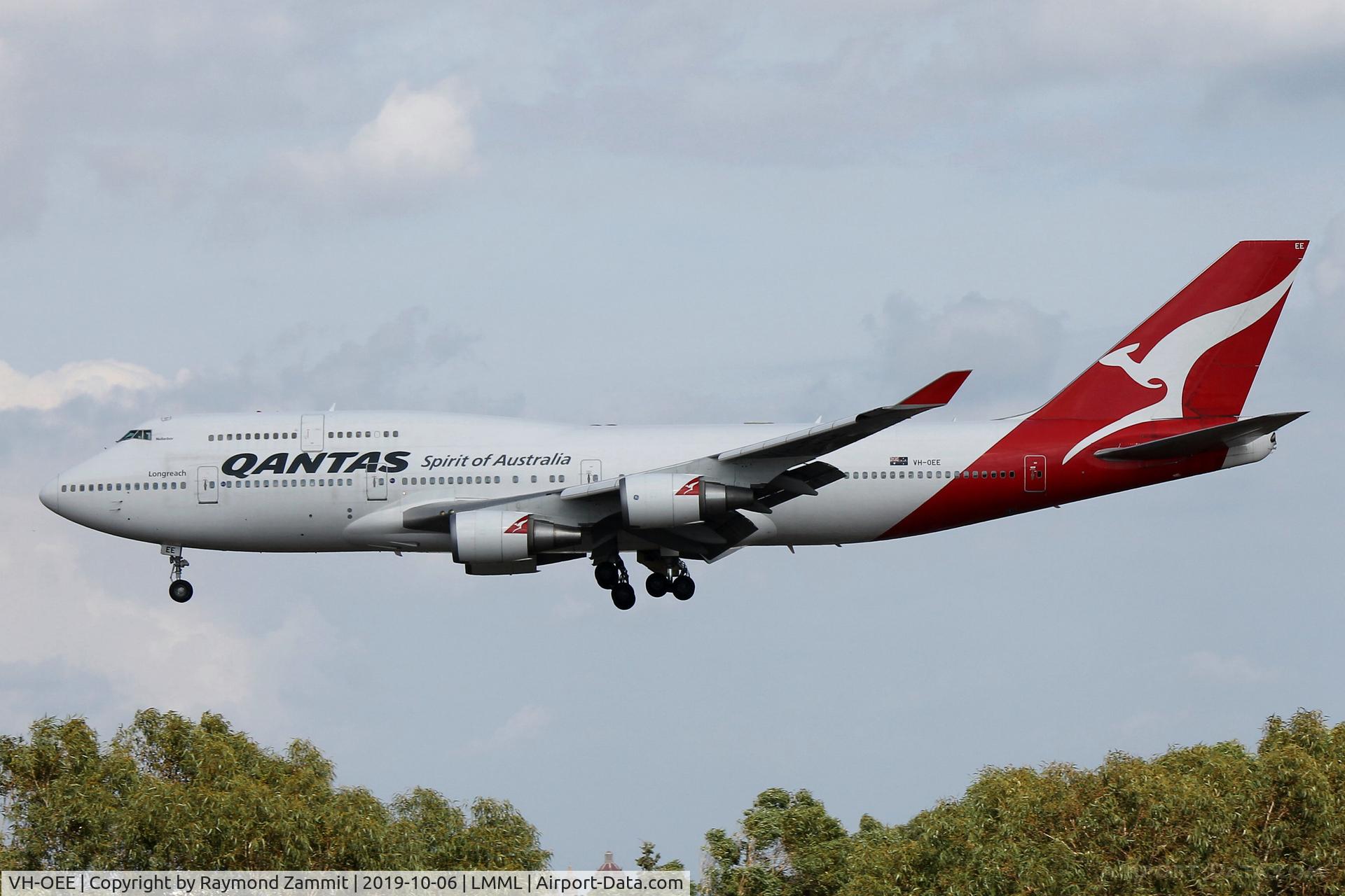 VH-OEE, 2002 Boeing 747-438/ER C/N 32909, B747 VH-OEE Qantas