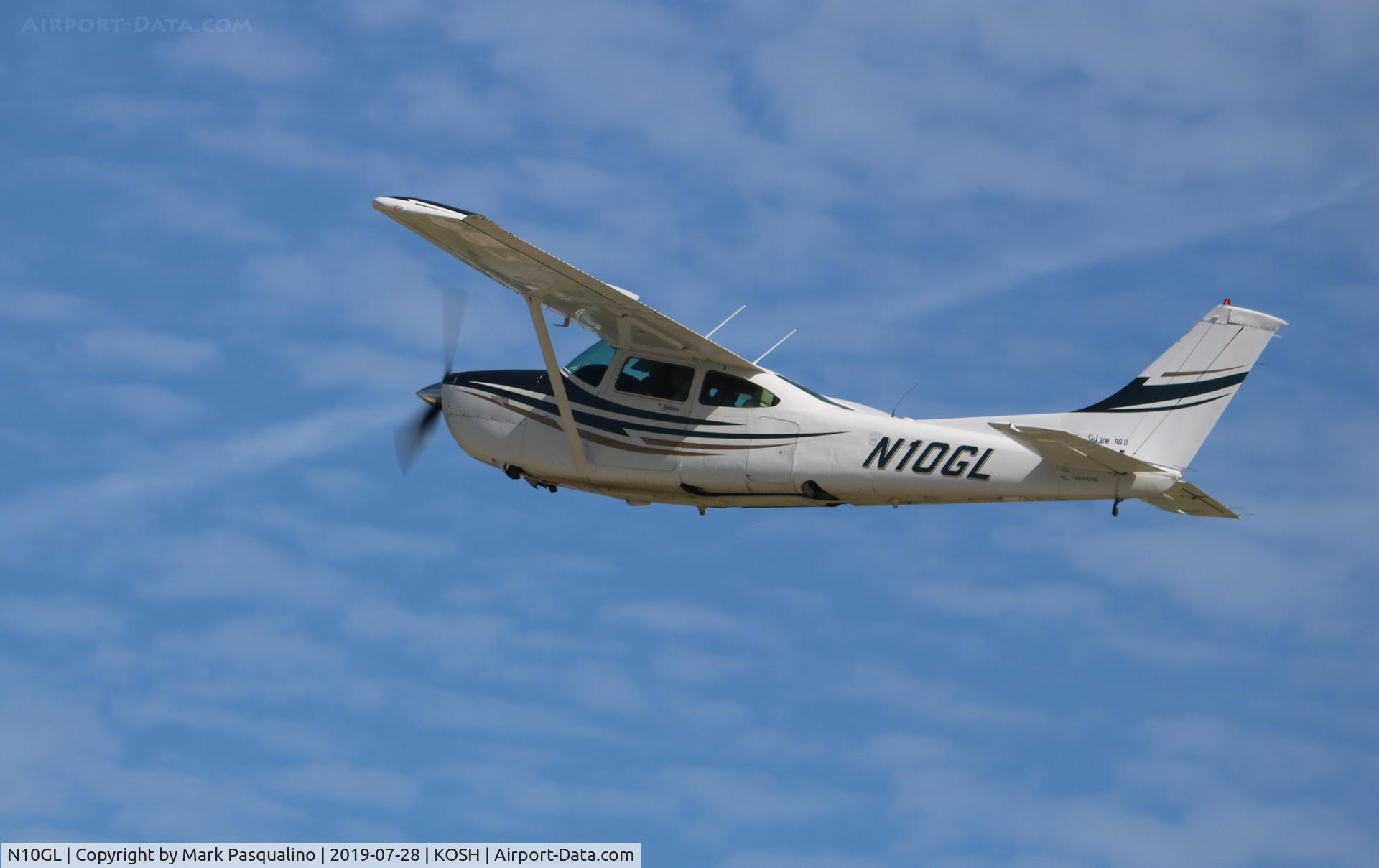 N10GL, Cessna 182R Skylane C/N 18201934, Cessna R182