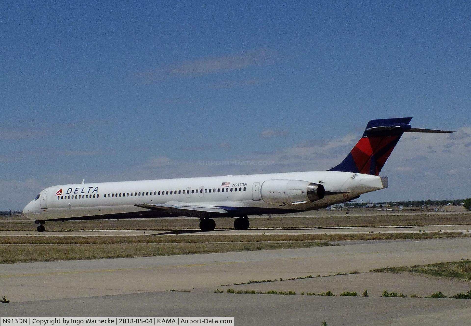 N913DN, 1996 McDonnell Douglas MD-90-30 C/N 53393, McDonnell Douglas MD-90-30 of Delta Airlines at Rick Husband Amarillo International Airport, Amarillo TX