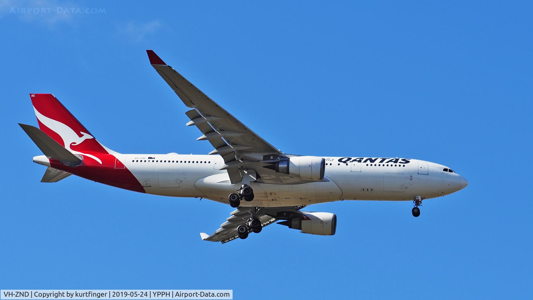 VH-ZND, 2018 Boeing 787-9 Dreamliner C/N 63390, Boeing 787-9. Qantas VH-ZND, final runway 21, YPPH, 240519.