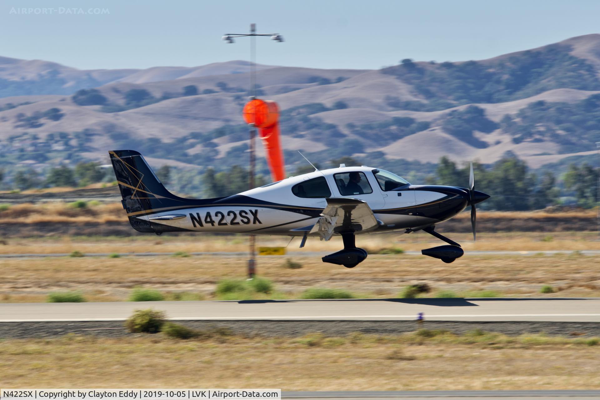 N422SX, 2018 Cirrus SR22T C/N 1867, Livermore airport airshow 2019.