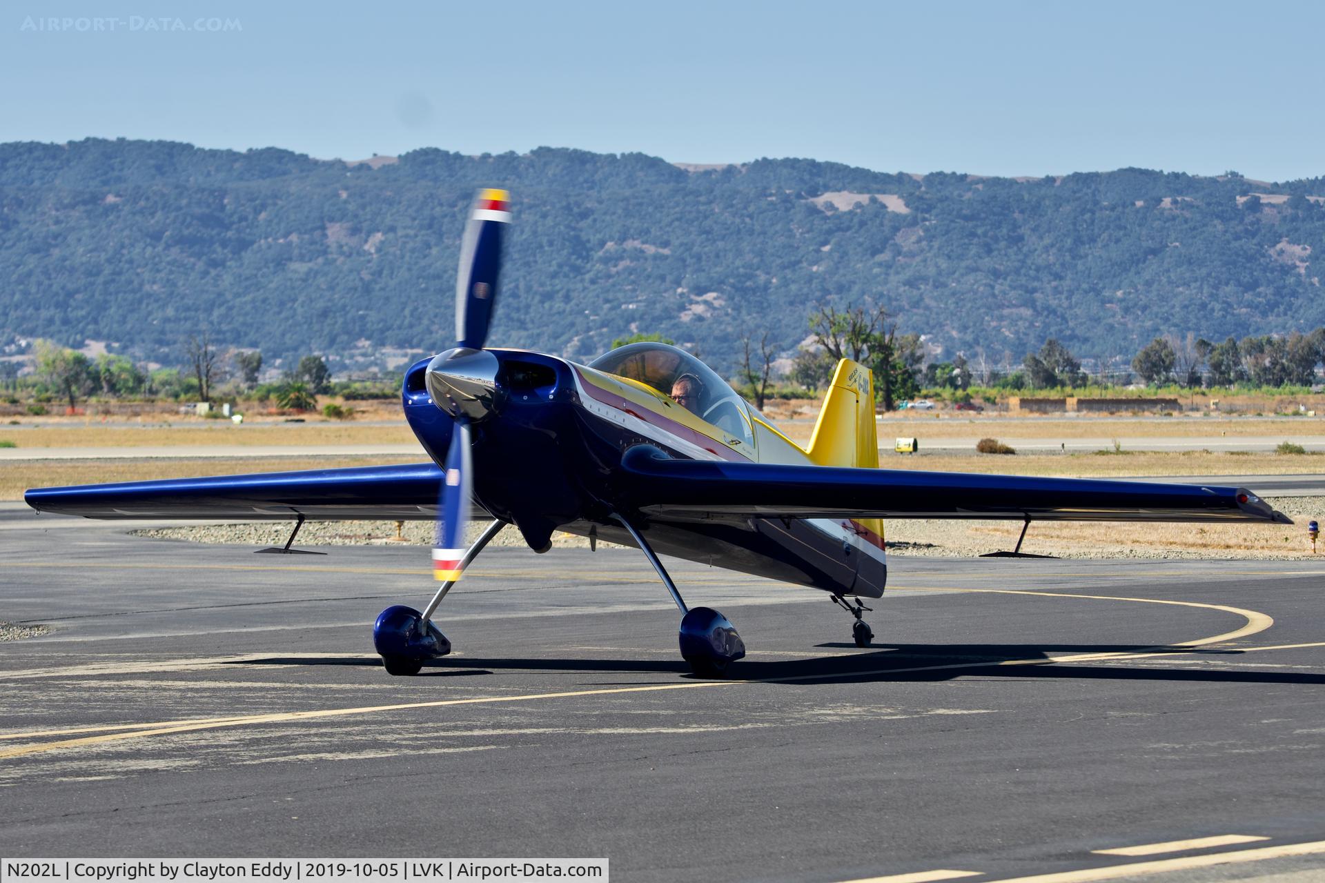N202L, 2001 Giles G-202 C/N 001, Livermore airport airshow 2019.
