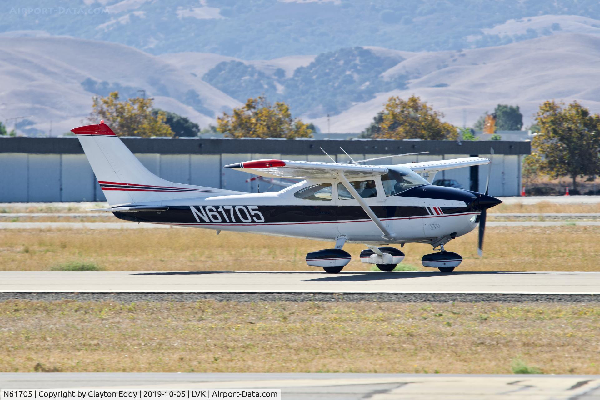 N61705, 1977 Cessna 182Q Skylane C/N 18265728, Livermore airport airshow 2019.
