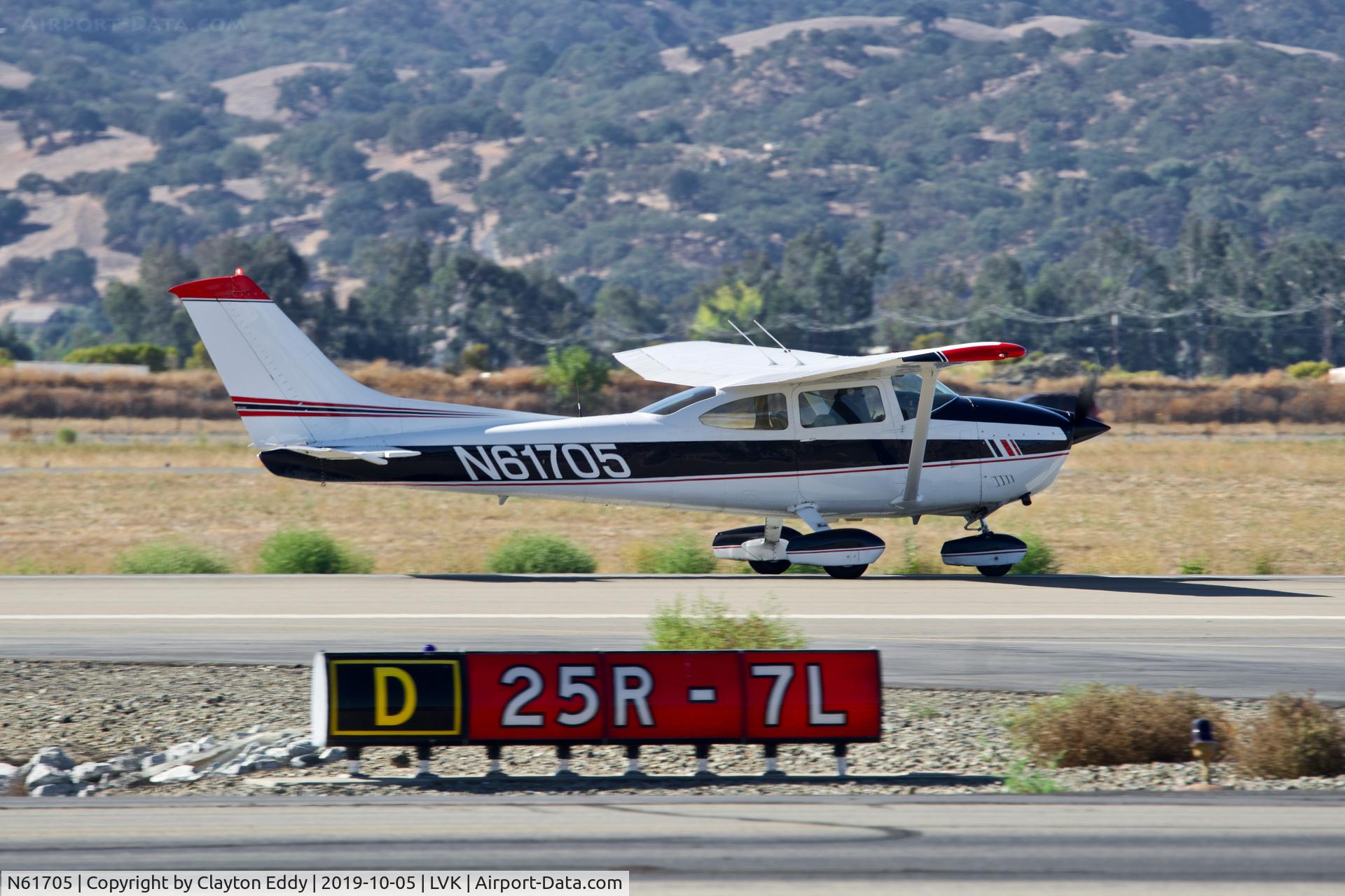 N61705, 1977 Cessna 182Q Skylane C/N 18265728, Livermore airport airshow 2019.