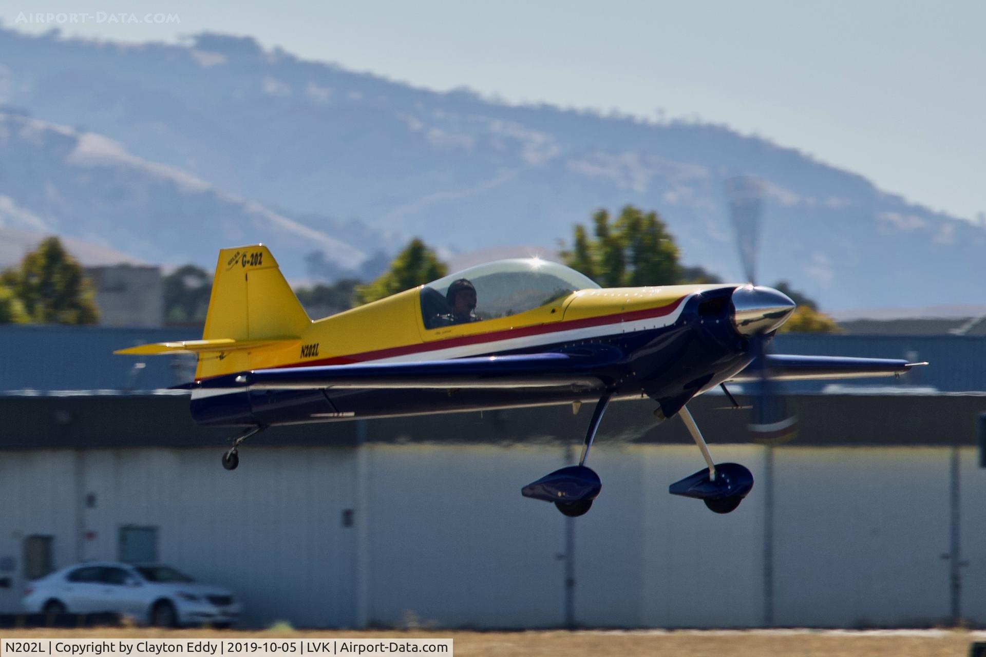 N202L, 2001 Giles G-202 C/N 001, Livermore airport airshow 2019.